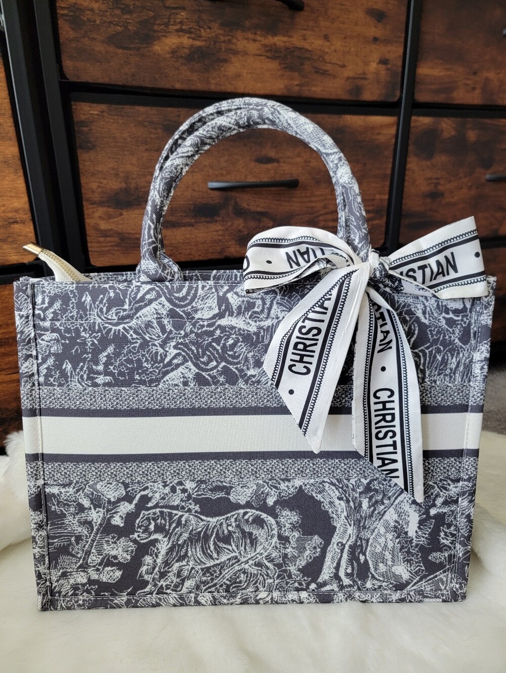 2 Left!! Classic Black and White Toile Tote Bag With Free Twilly Scarf